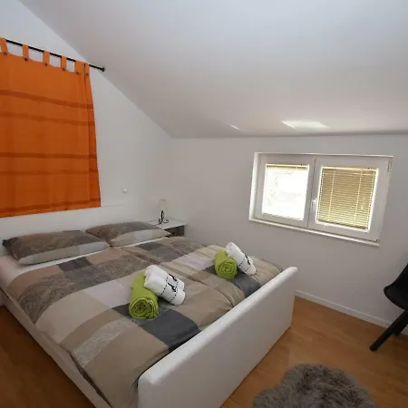 Villa Quaint In With Pool Murter