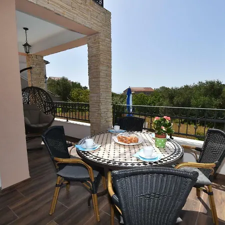 Villa Quaint In With Pool *