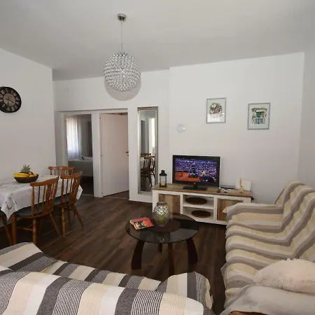 Quaint In With Pool Villa *