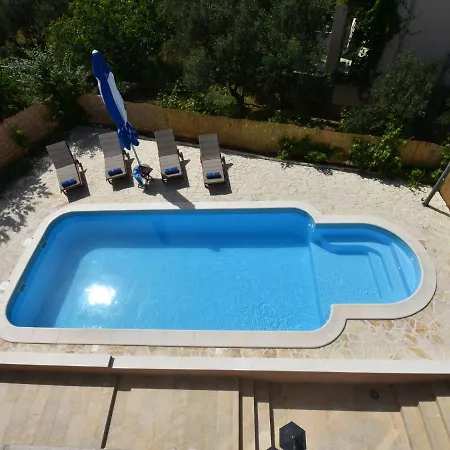 Villa Quaint In With Pool