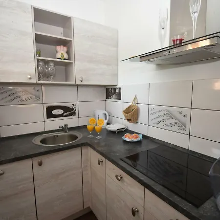 Villa Quaint In With Pool Murter